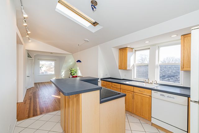3254 N NAGLE Avenue, Chicago, IL 60634