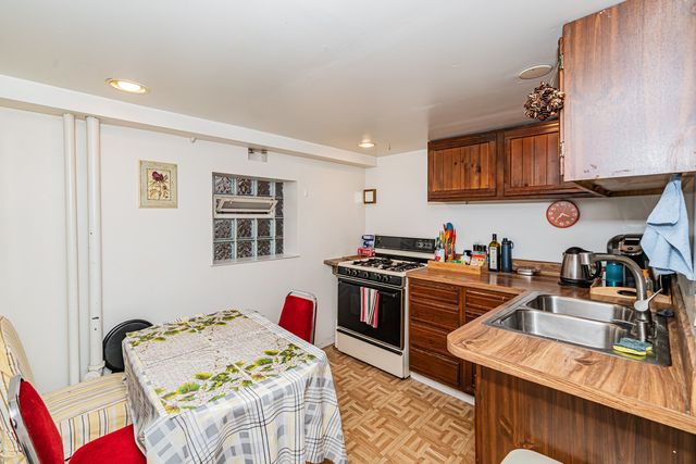 3254 N NAGLE Avenue, Chicago, IL 60634
