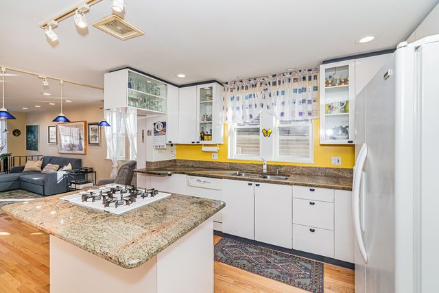 3254 N NAGLE Avenue, Chicago, IL 60634