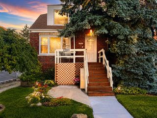 3254 N NAGLE Avenue, Chicago, IL 60634