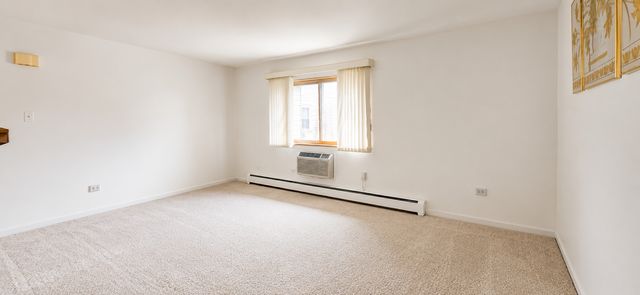 1243 Washington Street E C304, Des Plaines, IL 60016