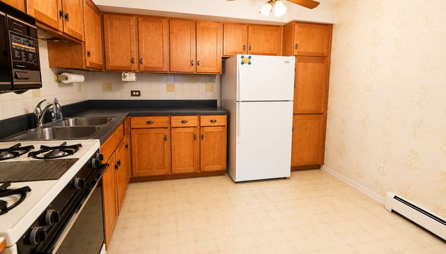 1243 Washington Street E C304, Des Plaines, IL 60016