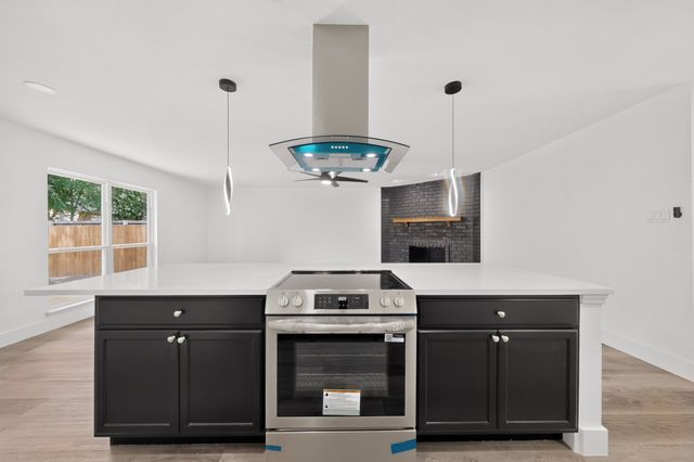 1813 Legend, Garland, TX 75040