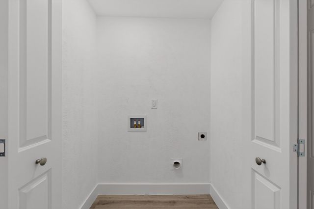 1813 Legend, Garland, TX 75040