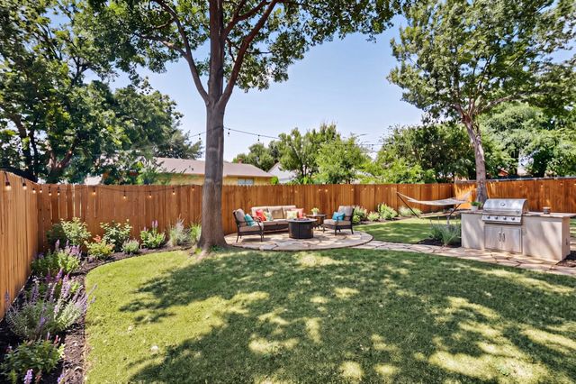 1813 Legend, Garland, TX 75040