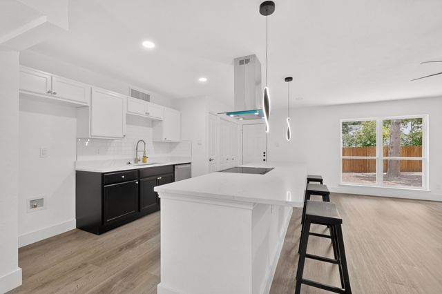1813 Legend, Garland, TX 75040