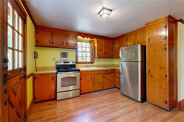 43 Cowesett Road, Warwick, RI 02886