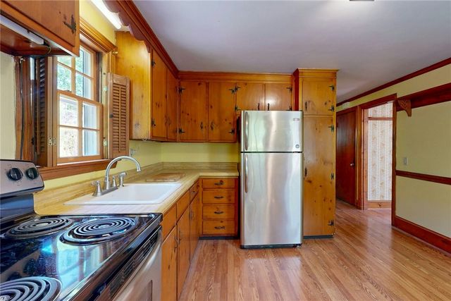 43 Cowesett Road, Warwick, RI 02886