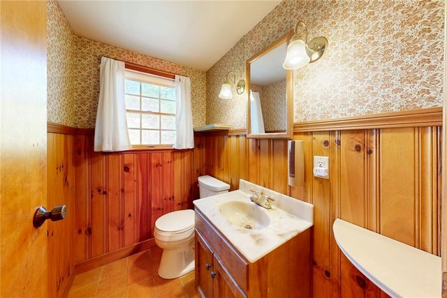 43 Cowesett Road, Warwick, RI 02886