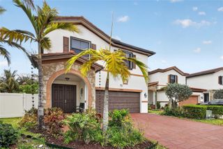 10400 W 35 Way, Hialeah, FL 33018