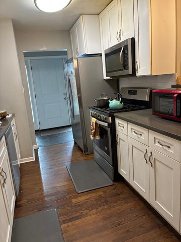 16053 University Avenue, South Holland, IL 60473