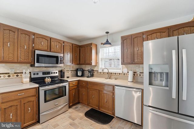 207 LAUREL DR, Cross Junction, VA 22625