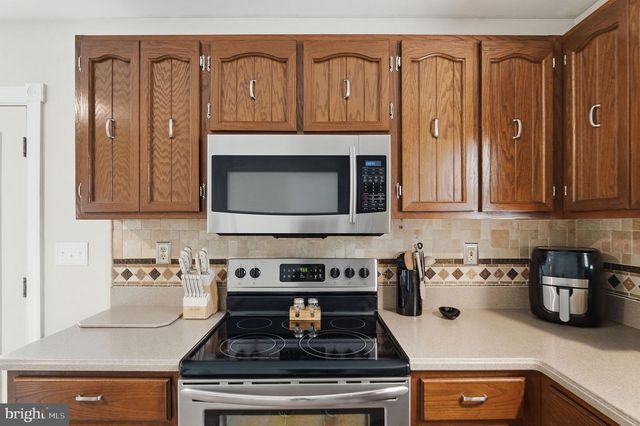 207 LAUREL DR, Cross Junction, VA 22625