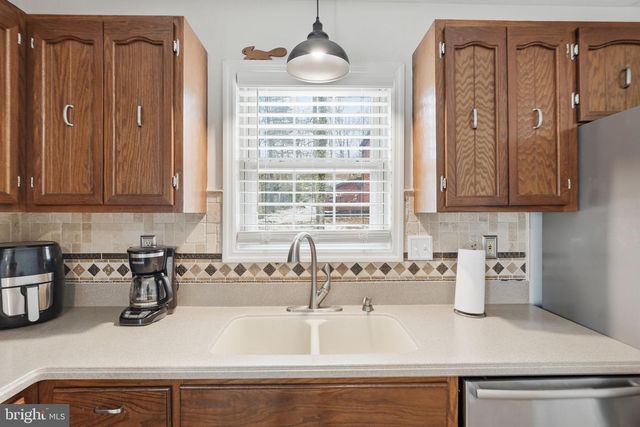 207 LAUREL DR, Cross Junction, VA 22625