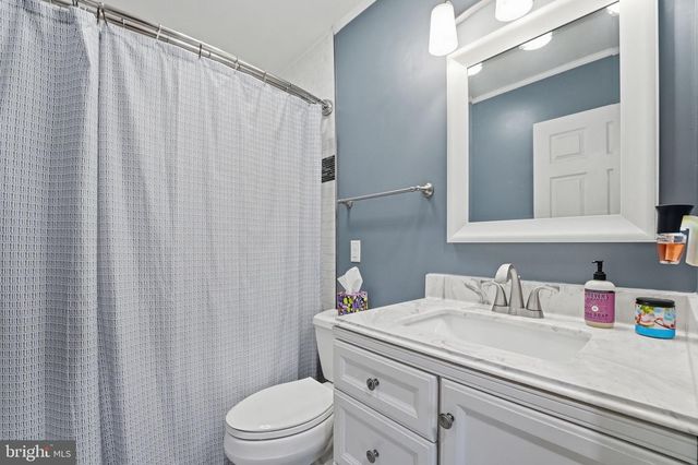 207 LAUREL DR, Cross Junction, VA 22625