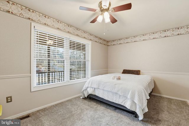 207 LAUREL DR, Cross Junction, VA 22625