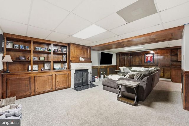 207 LAUREL DR, Cross Junction, VA 22625