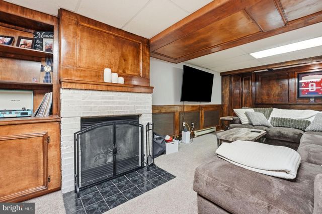 207 LAUREL DR, Cross Junction, VA 22625