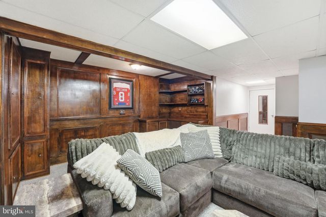 207 LAUREL DR, Cross Junction, VA 22625