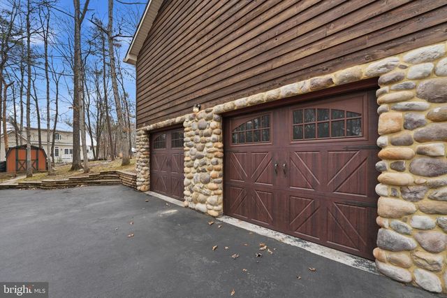 207 LAUREL DR, Cross Junction, VA 22625