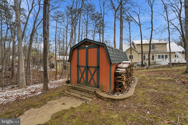 207 LAUREL DR, Cross Junction, VA 22625