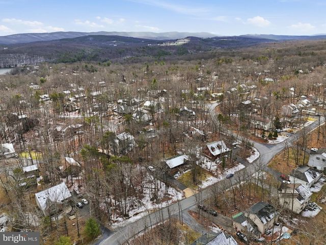 207 LAUREL DR, Cross Junction, VA 22625