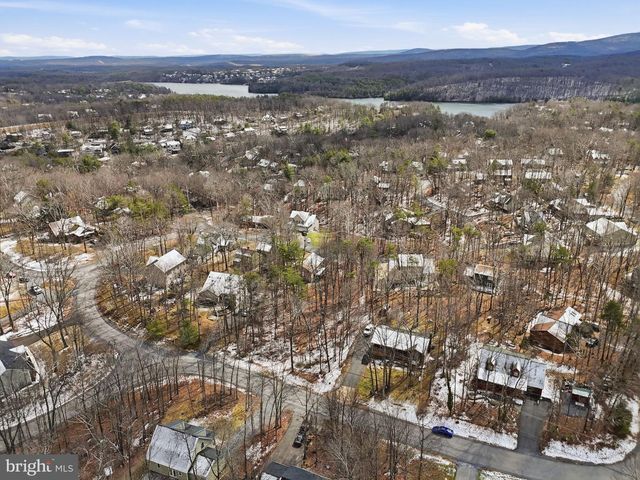 207 LAUREL DR, Cross Junction, VA 22625