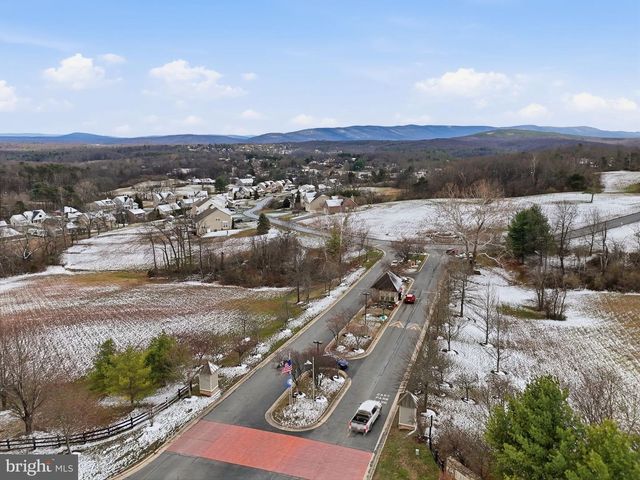 207 LAUREL DR, Cross Junction, VA 22625