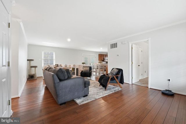 207 LAUREL DR, Cross Junction, VA 22625