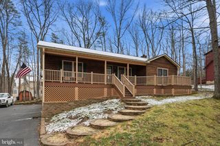 207 LAUREL DR, Cross Junction, VA 22625