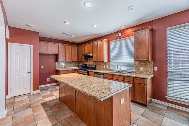6801 Amesbury Lane, Rowlett, TX 75089