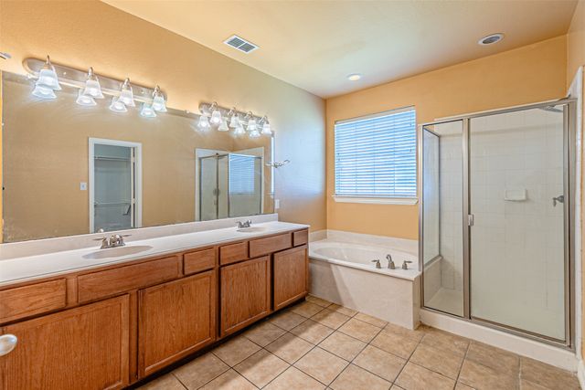 6801 Amesbury Lane, Rowlett, TX 75089
