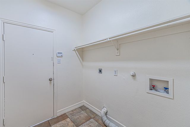 6801 Amesbury Lane, Rowlett, TX 75089