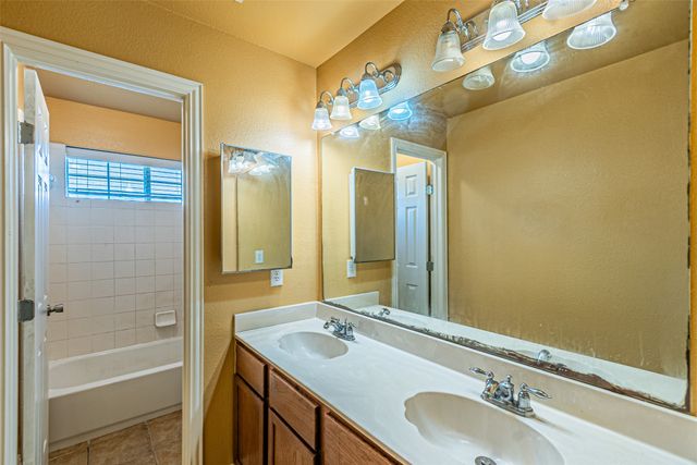 6801 Amesbury Lane, Rowlett, TX 75089