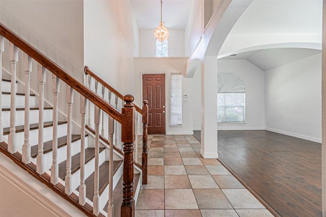 6801 Amesbury Lane, Rowlett, TX 75089