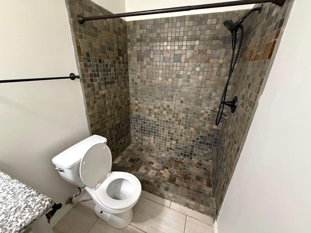 646 Fair Oak Drive, Stafford, TX 77477