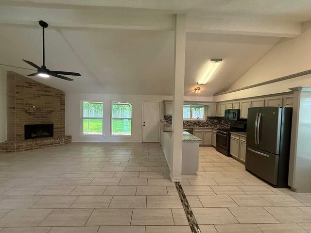 646 Fair Oak Drive, Stafford, TX 77477