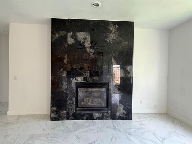 1016 Erinova Drive, Yukon, OK 73099