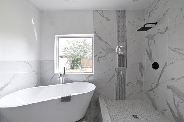 1016 Erinova Drive, Yukon, OK 73099