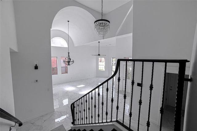 1016 Erinova Drive, Yukon, OK 73099