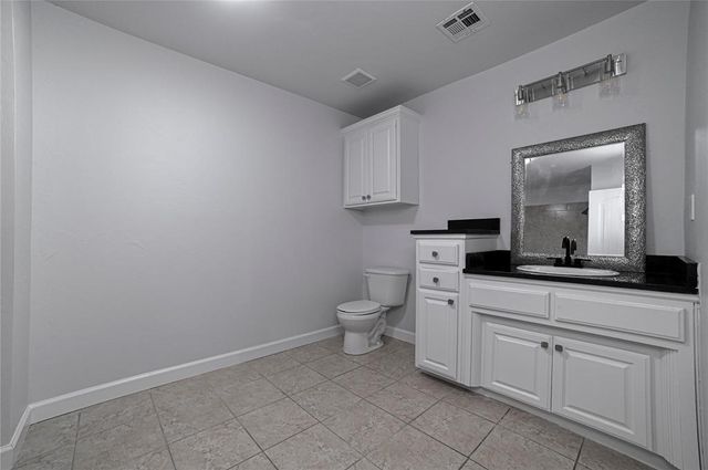 1016 Erinova Drive, Yukon, OK 73099