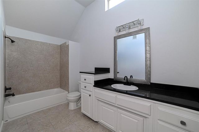 1016 Erinova Drive, Yukon, OK 73099