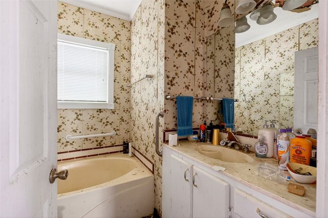 108 Woodland Street, Malakoff, TX 75148
