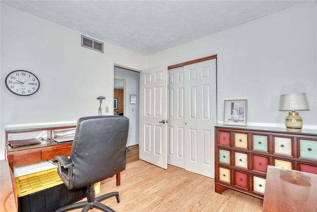 1076 Bright Stream Way, Webster, NY 14580