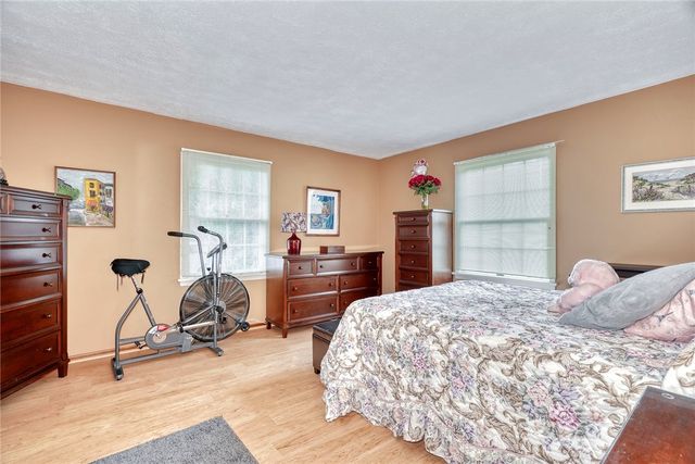 1076 Bright Stream Way, Webster, NY 14580