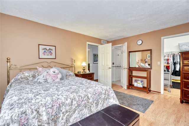 1076 Bright Stream Way, Webster, NY 14580