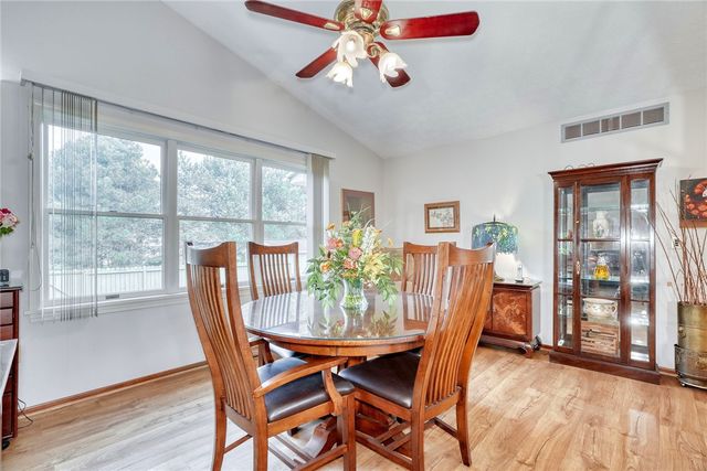 1076 Bright Stream Way, Webster, NY 14580