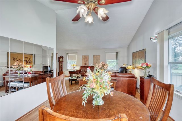 1076 Bright Stream Way, Webster, NY 14580