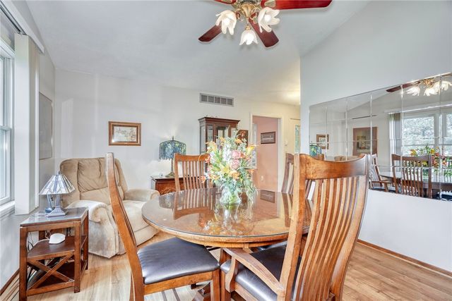 1076 Bright Stream Way, Webster, NY 14580