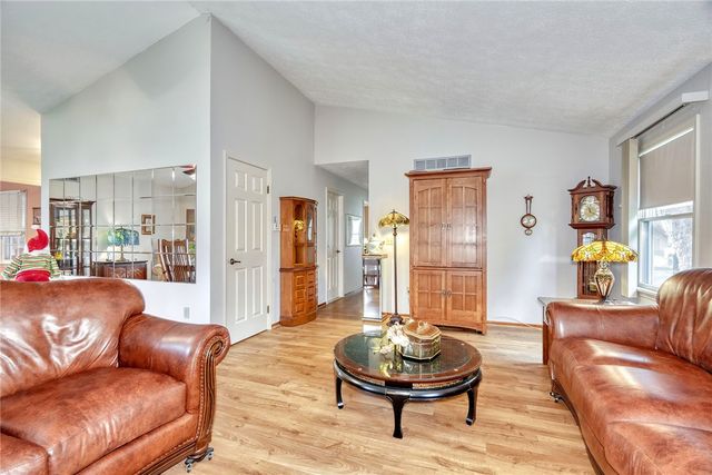 1076 Bright Stream Way, Webster, NY 14580